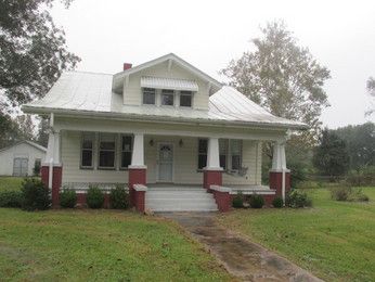 704 College St, Vanceboro, NC 28586