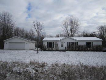 40643 Riverdale Dr, Paw Paw, MI 49079