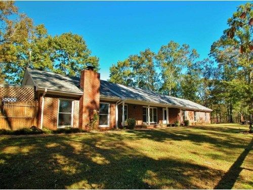 5460 Price Rd, Gainesville, GA 30506