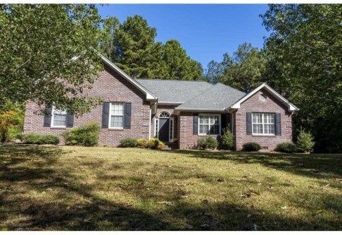 100 Oak Leaf Ln, Carrollton, GA 30116