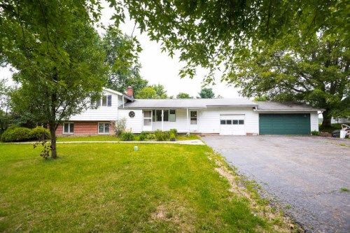 15180 Lake Ave, Middlefield, OH 44062