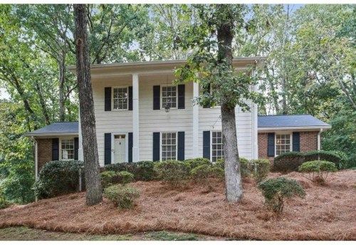 220 Glencourtney Dr, Atlanta, GA 30328