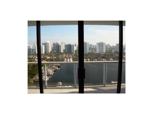 3640 Yacht Club Dr # 1807, Miami, FL 33180