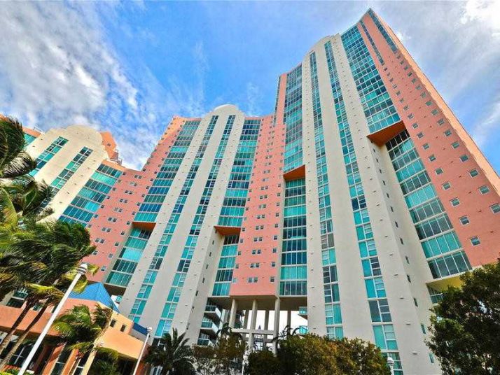 3370 HIDDEN BAY DR # 2512, Miami, FL 33180