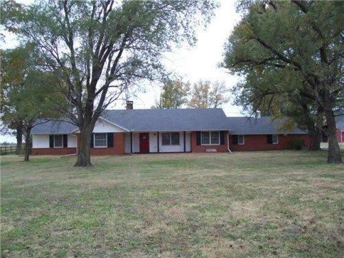 1801 N Pleasant View Rd, Newkirk, OK 74647