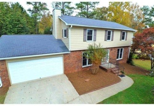 6861 Fairway Ridge Dr, Douglasville, GA 30134