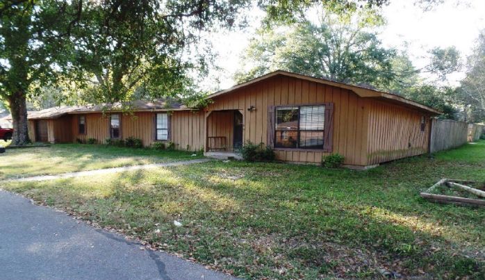 300 Katie St, Pineville, LA 71360