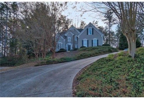 270 Park Creek Dr, Alpharetta, GA 30005