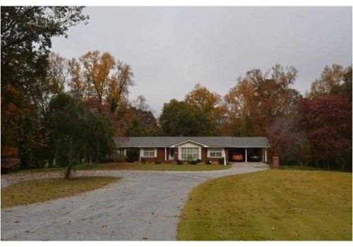 400 Ellenwood Dr, Bowdon, GA 30108