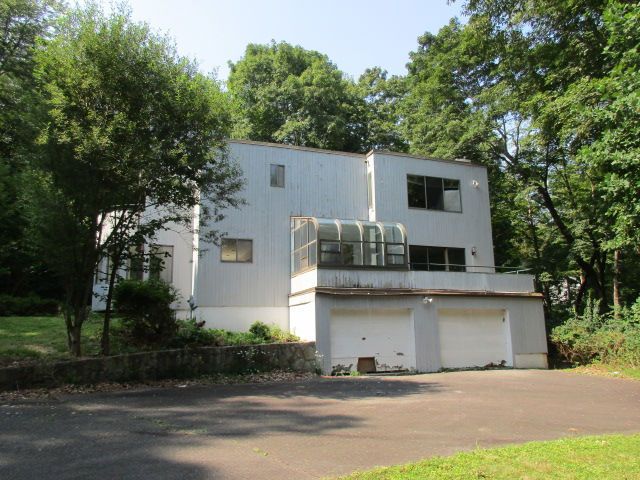 62 Valeview Rd, Wilton, CT 06897