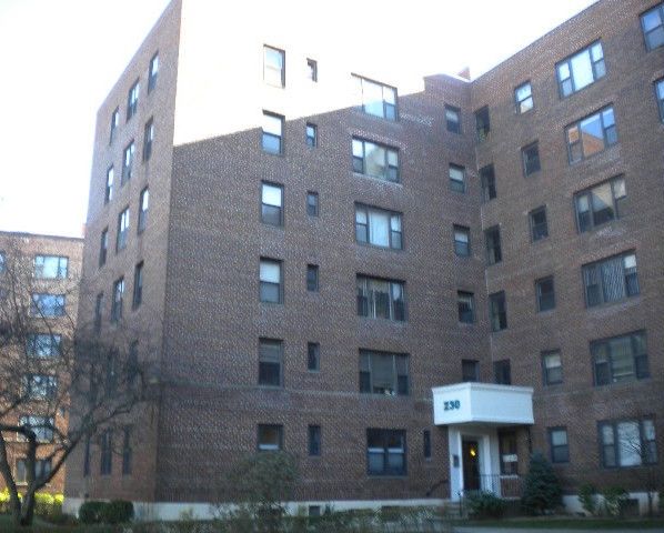 230 Pelham Rd Unit 6r, New Rochelle, NY 10805