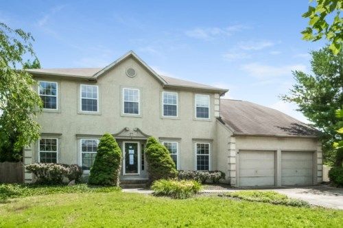 8 Rainbow Dr, Sewell, NJ 08080