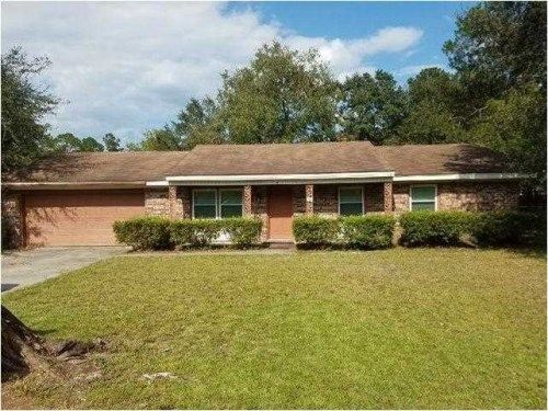 16 Palm Dr, Hinesville, GA 31313