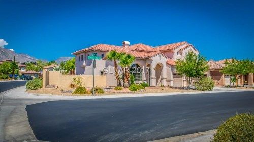 391 Tierras Blancos Court, Las Vegas, NV 89138