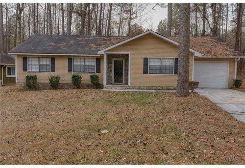 392 Independence Dr, Jonesboro, GA 30238