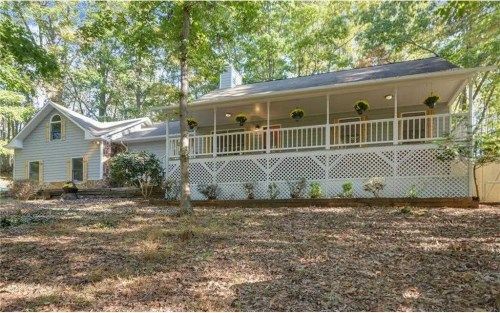 353 Thunder Ridge Dr, Cleveland, GA 30528