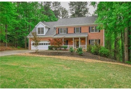 825 Freemanwood Ln, Alpharetta, GA 30004