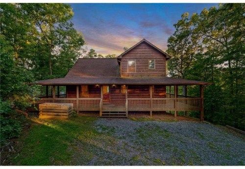 200 Moonshine Mountain Rd, Mineral Bluff, GA 30559