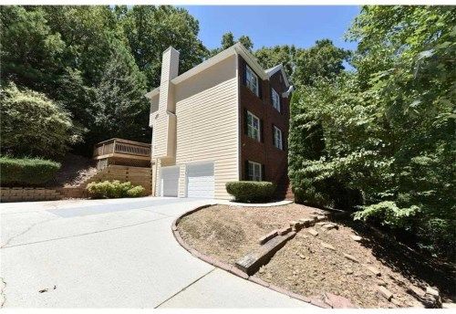 915 Yukon Dr, Alpharetta, GA 30022