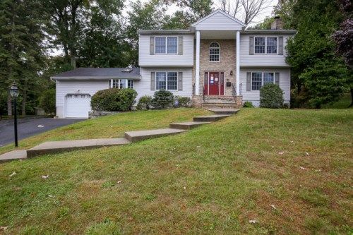 24 Ladik Pl, Montvale, NJ 07645