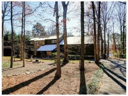 276 Forest Lake Rd, Lawrenceville, GA 30046