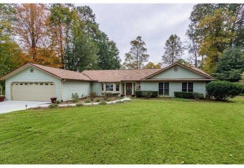 2490 Roxburgh Dr, Roswell, GA 30076