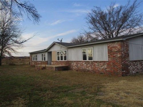 6895 Cypress Rd, Henryetta, OK 74437