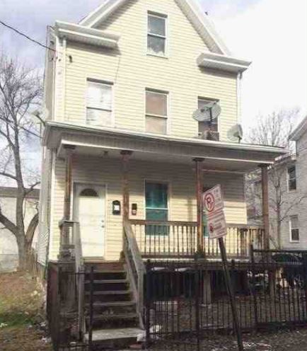 33 12th Ave, Paterson, NJ 07501