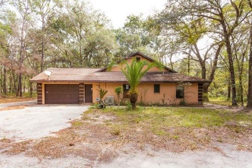 8100 Adrian Dr, Brooksville, FL 34613