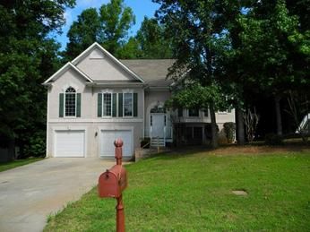 553 Fielding Ct, Fayetteville, GA 30215