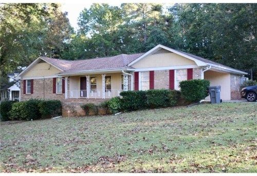 6096 Michelle Ln, Douglasville, GA 30135