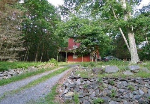 1089 COUNTRY CLUB DR, Gouldsboro, PA 18424