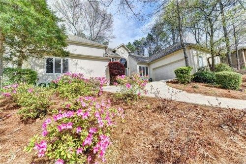 110 Willow Way, Roswell, GA 30076