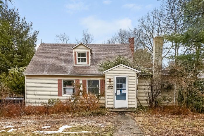 844 Lapham Farm Rd, Mapleville, RI 02839