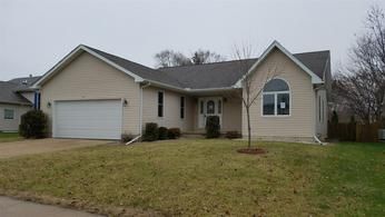 1917 13th St, Silvis, IL 61282