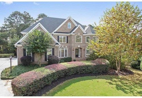 210 Davis Glen Ct, Alpharetta, GA 30004