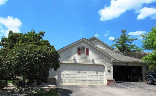 6903 Pebble Park Cir, West Bloomfield, MI 48322