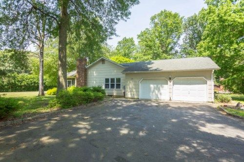 4 Hanover Ct, Wrightstown, NJ 08562