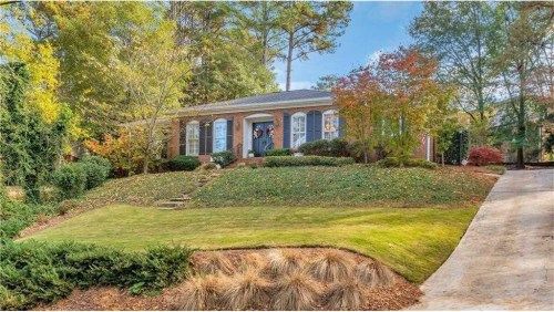 1381 Country Squire Dr, Decatur, GA 30033