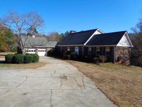 4545 Twin Lakes Dr SW, Monroe, GA 30656