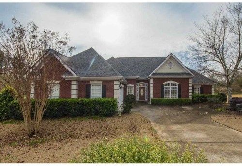 1303 Merlot Ct, Hoschton, GA 30548