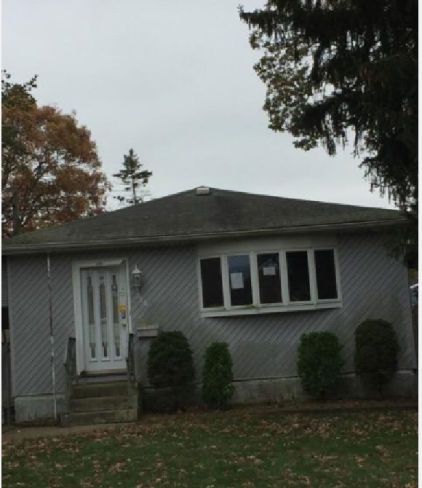 314 Neptune Ave, West Babylon, NY 11704