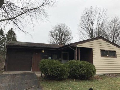 1222 Henrietta St, Wausau, WI 54403