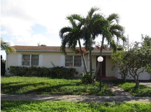 1202 W Mango St, Lake Worth, FL 33462