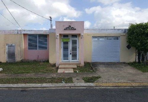 3 H Calle Ezequiel, Toa Baja, PR 00949