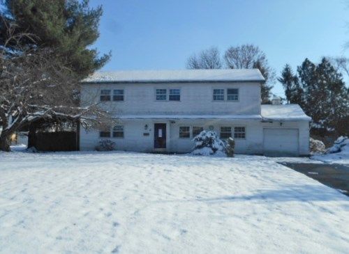 6 Lexington Drive, Englishtown, NJ 07726