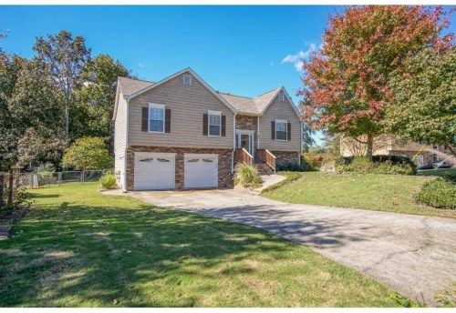 42 Country Village Dr, Hiram, GA 30141