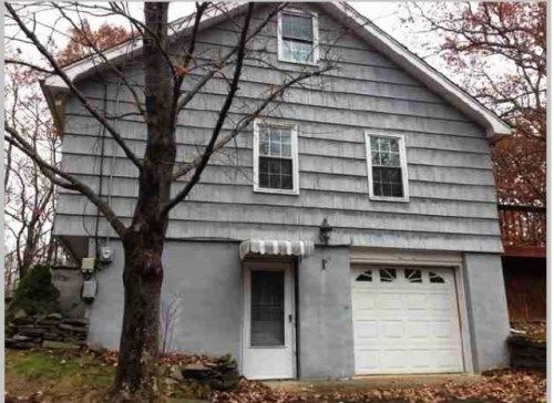 217 Upper Lakeview Dr, Hawley, PA 18428