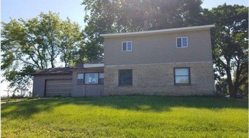 1724 Gruman Dr, Tomah, WI 54660