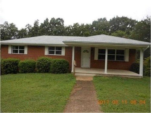 965 Pine Dr, Rossville, GA 30741